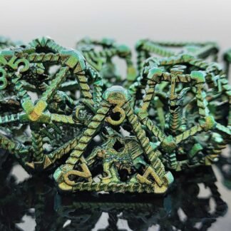 HDM251125D-color-shift-green-01-hollow-dragon-metal-dnd-dice