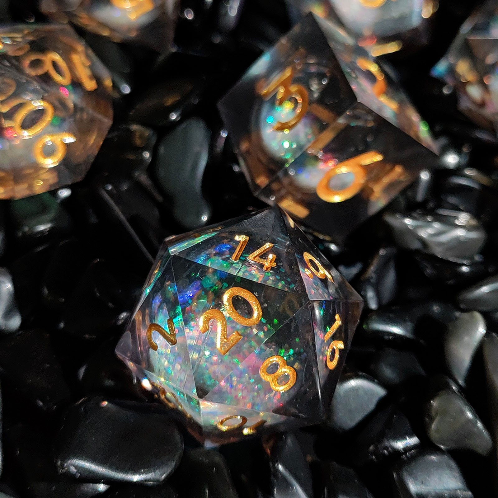 LCD251125B-black-gold-03-liquid-core-dice-closeup
